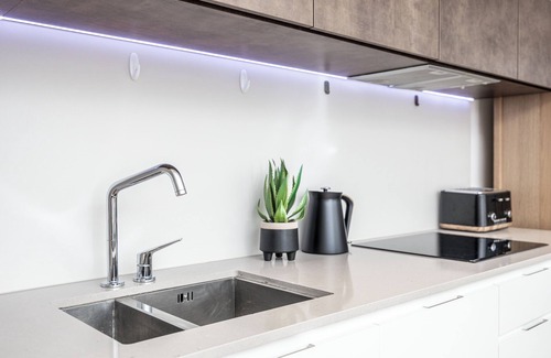 Vauxhall Apartamento | Luxury 2 BD with Gym Pool Sauna next US embassy and 8 min to London Eye Big Ben
