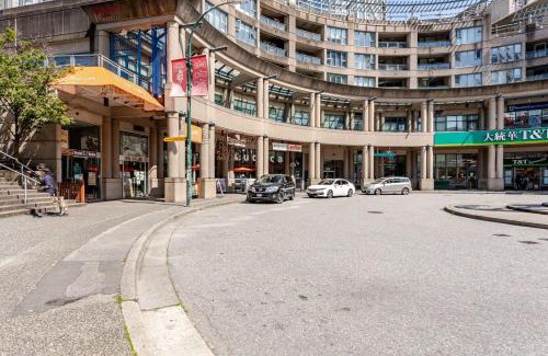 Crosstown Apartamento | Luxury 2 Bed 2 Bath Condo Downtown Vancouver with Free Parking