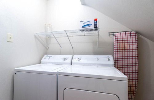 Meriwether Apartamento | Luxury 2 Bed Condo full Kitchen Located Midtown