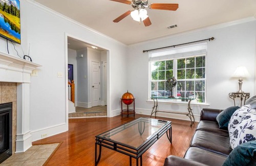 Meriwether Apartamento | Luxury 2 Bed Condo full Kitchen Located Midtown