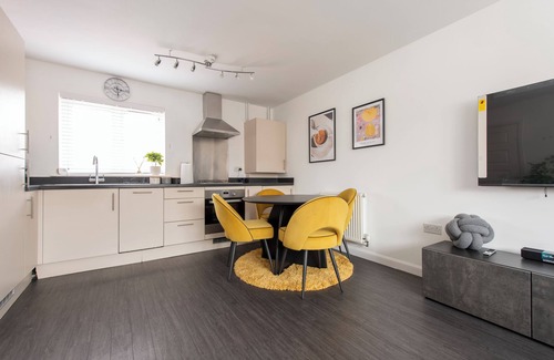 Stone Casa | Luxury 2 bed house in Dartford, United Kingdom
