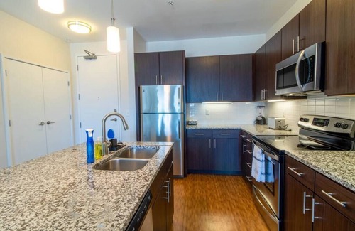 Grandview Heights Casa | Luxury 2-Bed in Grandview