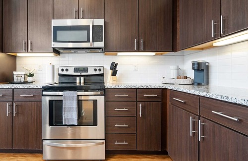 Grandview Heights Apartamento | Luxury 2-Bed in Grandview