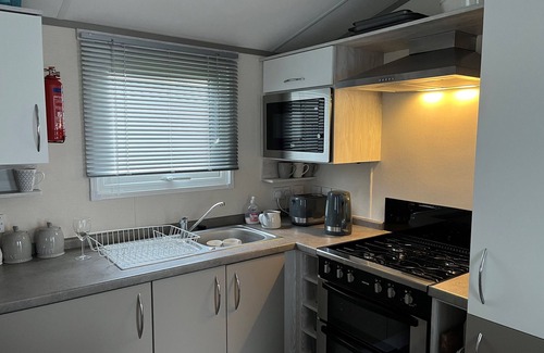 Swalecliffe Casa | Luxury 2 Bed Platinum Plus Mobile Home, WHITSTABLE