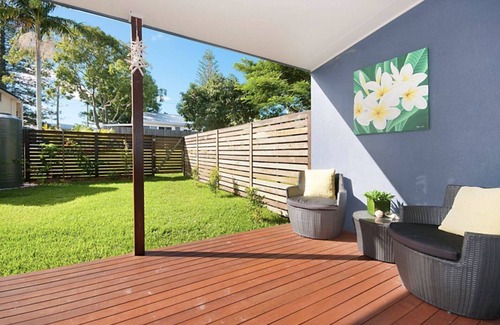 Yamba Casa | LUXURY 2 BED! Spacious & central to everything! 2bed 1.5 bath, wifi, garage+++