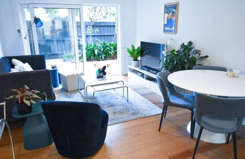 Prahran Apartamento | Luxury 2-bed unit with courtyard, in central Prahran