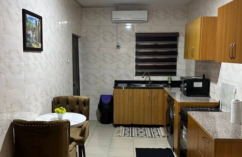 Lagos Apartamento | Luxury 2-bed w 24h light in Magodo GRA Phase 2