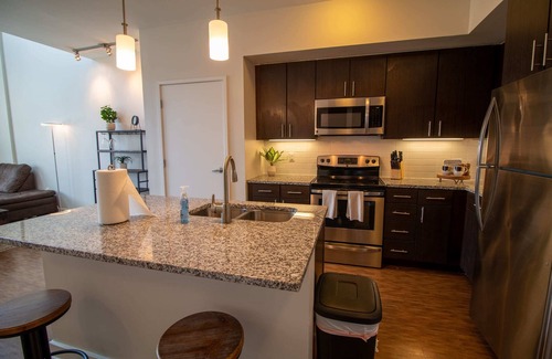 Grandview Heights Apartamento | Luxury 2 Bed with a loft