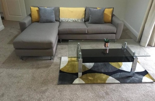 Rushmoor District Apartamento | Luxury 2 bedroom, 2 bathroom apartment close to exhibition centre