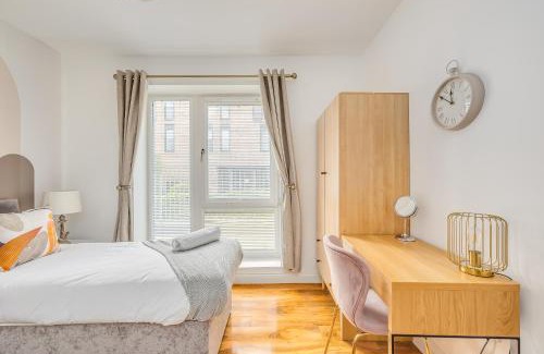 Milton Keynes Apartamento | Luxury 2 Bedroom 2 Bathroom Apartment - City Centre - Free Parking, Balcony and Smart TVs with Sky TV and Netflix by Yoko Property