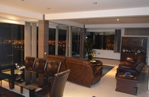Cochabamba Apartamento | Luxury 2-bedroom apartment with Best View in Cochabamba