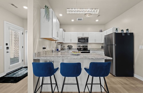 Royal Oak Apartamento | Luxury 2-bedroom apartment in awesome Downtown Royal Oak with fWiFi