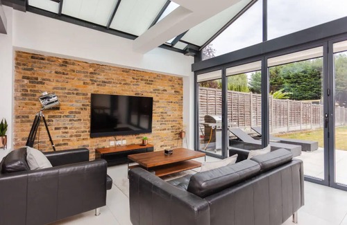 Streatham Hill Apartamento | Luxury 3 Bedroom Apartment with hot tub and gym