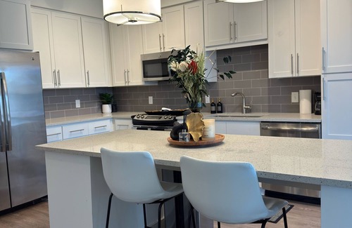 Raleigh Apartamento | Luxury 2-bedroom apartment Close to Downtown Raleigh with Resort Amenities