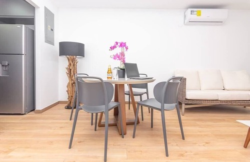 Marbella Condominio | Luxury 2 bedroom apt free parking