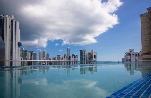Marbella Condominio | Luxury 2 bedroom apt with free parking