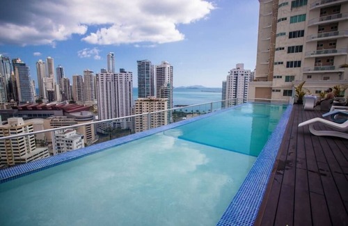 Marbella Condominio | Luxury 2 bedroom apt with free parking