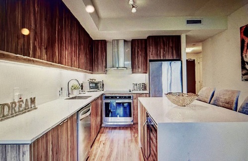 Richmond Hill Apartamento | Luxury 2 Bedroom Family Size Condo