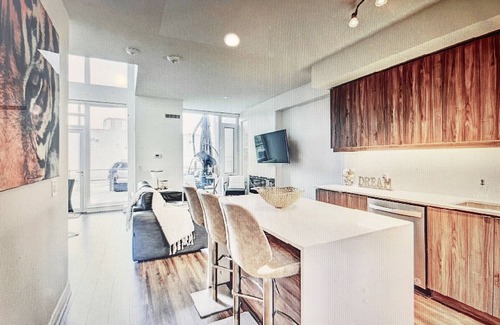 Richmond Hill Apartamento | Luxury 2 Bedroom Family Size Condo