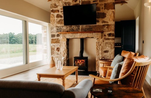 Forres Cabaña | Luxury 2 Bedroom Countryside Cottage Close to the Beach.