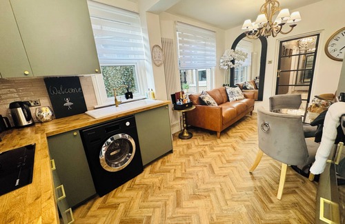 Christchurch Apartamento | Luxury 2 Bedroom Designer Flat with Private Garden
