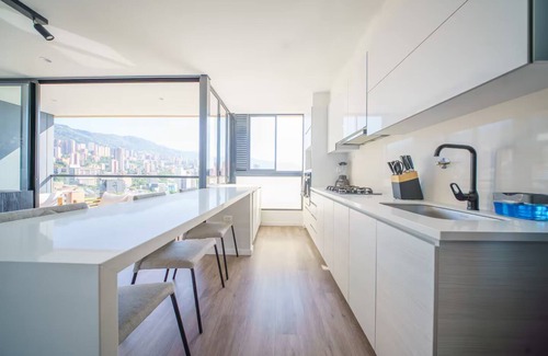 Lalinde Apartamento | Luxury 2 Bedroom Highrise Apt: 5 Min from Provenza