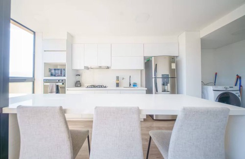 Lalinde Apartamento | Luxury 2 Bedroom Highrise Apt: 5 Min from Provenza