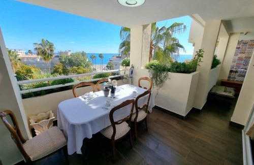 Carihuela Apartamento | Luxury 2 bedrooms Apartment in La Carihuela Torremolinos 20 meters in from of beach