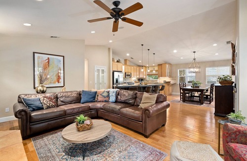 Paso Robles Casa | ¡2 cuadras de lujo / Downtown Square con PISCINA!