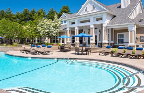 Waltham Casa | Luxury 2 BR/2 BATH Townhouse near I-95. Pet-Friendly!