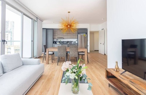 Marbella Condominio | Luxury 2 BR apt free parking and balcony