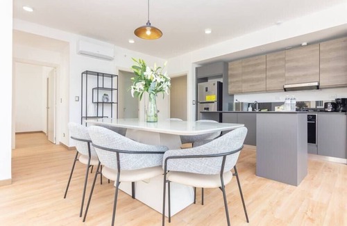 Marbella Condominio | Luxury 2 BR apt free parking and balcony