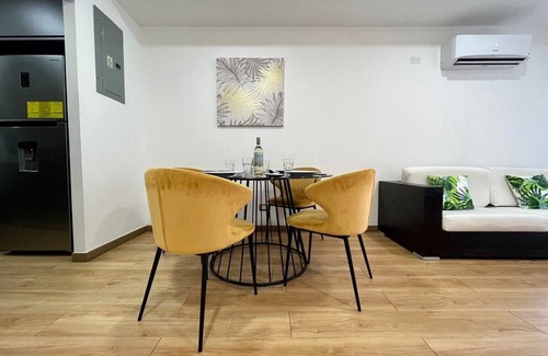 Marbella Apartamento | Luxury 2 BR apt with free parking