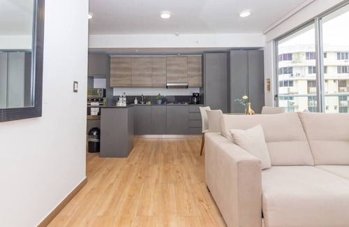 Marbella Condominio | Luxury 2 BR apt with free parking and balcony