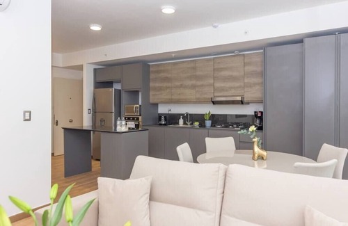 Marbella Condominio | Luxury 2 BR apt with free parking and balcony