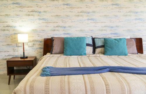 Puerto Juarez Casa | Luxury 2 BR Condo with tub & Infinity Pool - Beach Side At Mareazul - Sirenita G