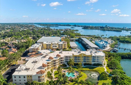 Osprey Condominio | Luxury 2 BR Condo on the water located between Sarasota and Venice, Florida.