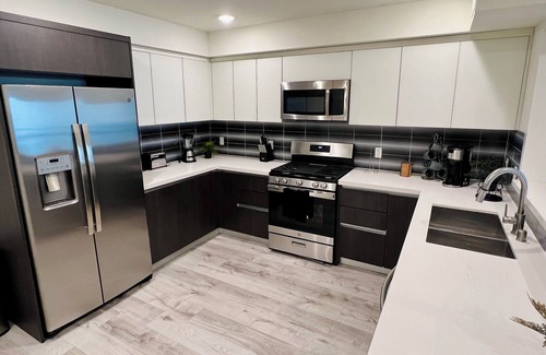 West Hollywood Hotel | Luxury 2 BR in Century City w/ Parking & W/D