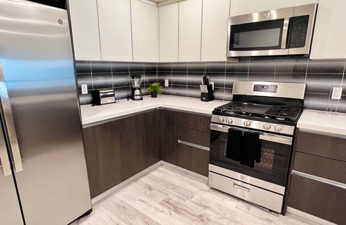 West Hollywood Hotel | Luxury 2 BR in Century City w/ Parking & W/D