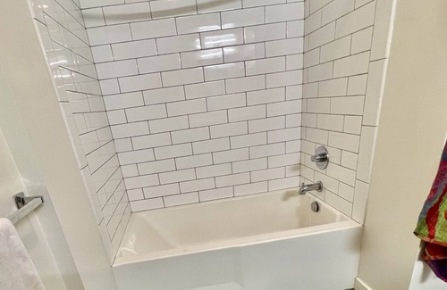 Los Angeles Casa | Luxury 2 Level Condo w/ Washer & Dryer