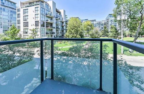 Wellington Place Apartamento | Luxury 2-Story loft in downtown