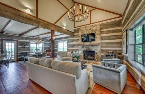 Fredericksburg Casa | Luxury 23-acre Ranch With Hottub Near AlamoSprings