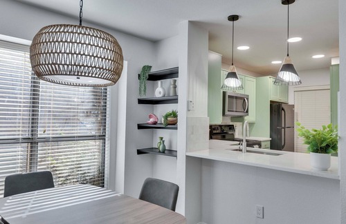 North Burnet Casa | Luxury 2BD / 2.5BA Near The Domain with POOL
