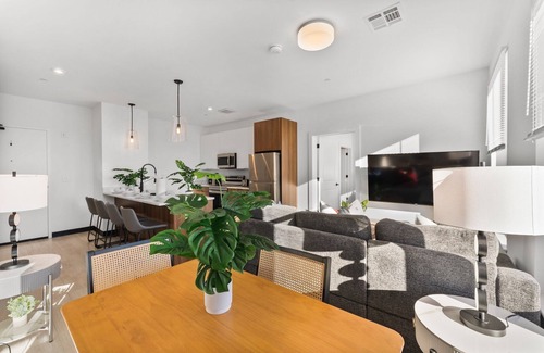 Everett Apartamento | Luxury 2bd/2ba in Everett 5159