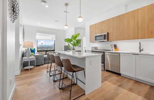 Central-Maverick Square - Paris Street Apartamento | Luxury 2bd/2ba Next to the Airport 6234