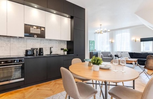 Old Town Apartamento | Luxury 2BD apartment in City Center