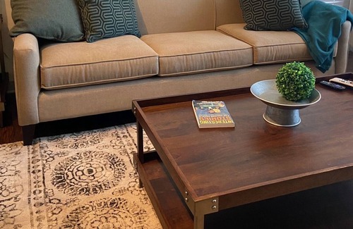 Cherry Apartamento | Luxury 2BD Apt with Pool & Gym- 5 min from Uptown!