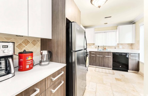 Novi Apartamento | Luxury 2BD | DT Novi | 2 Beds | Free Parking