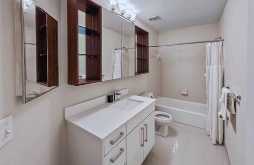 Novi Apartamento | Luxury 2BD | DT Novi | 3 Beds | Free Parking