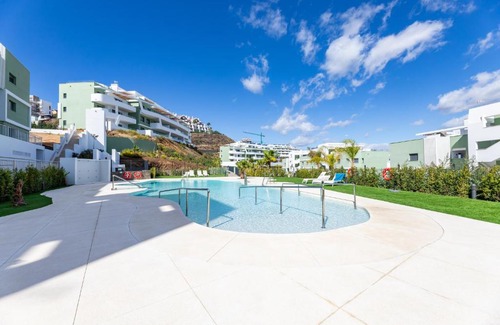Mijas Apartamento | Luxury 2BD Flat - Pools - Parking - Spa - Gym